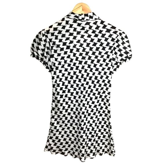 WHITE HOUSE BLACK MARKET Women Silk Houndstooth Wrap Top Quiet Luxury Blouse S - Picture 2 of 9